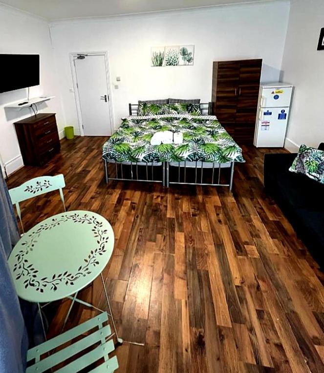 Hotel Woodgreen House Londra Esterno foto